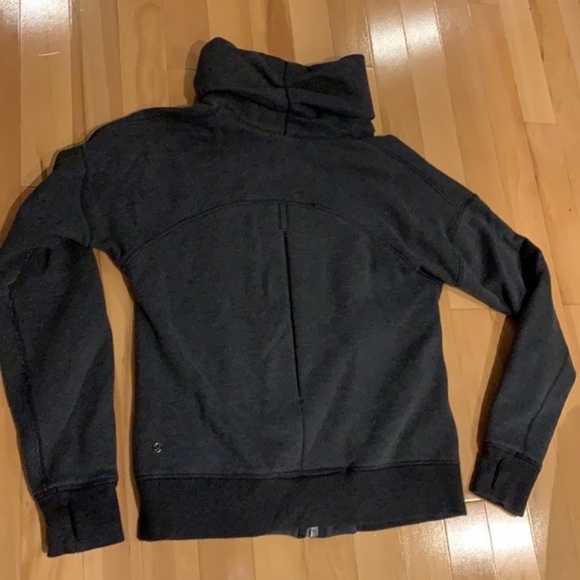 VEUC Lululemon Hug it Out Full Zip Up Dark Grey Sweatshirt / Jacket - size 6 - Picture 13 of 17